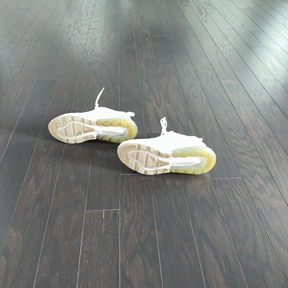 Nike Air Max 270 - Picture 6 of 7